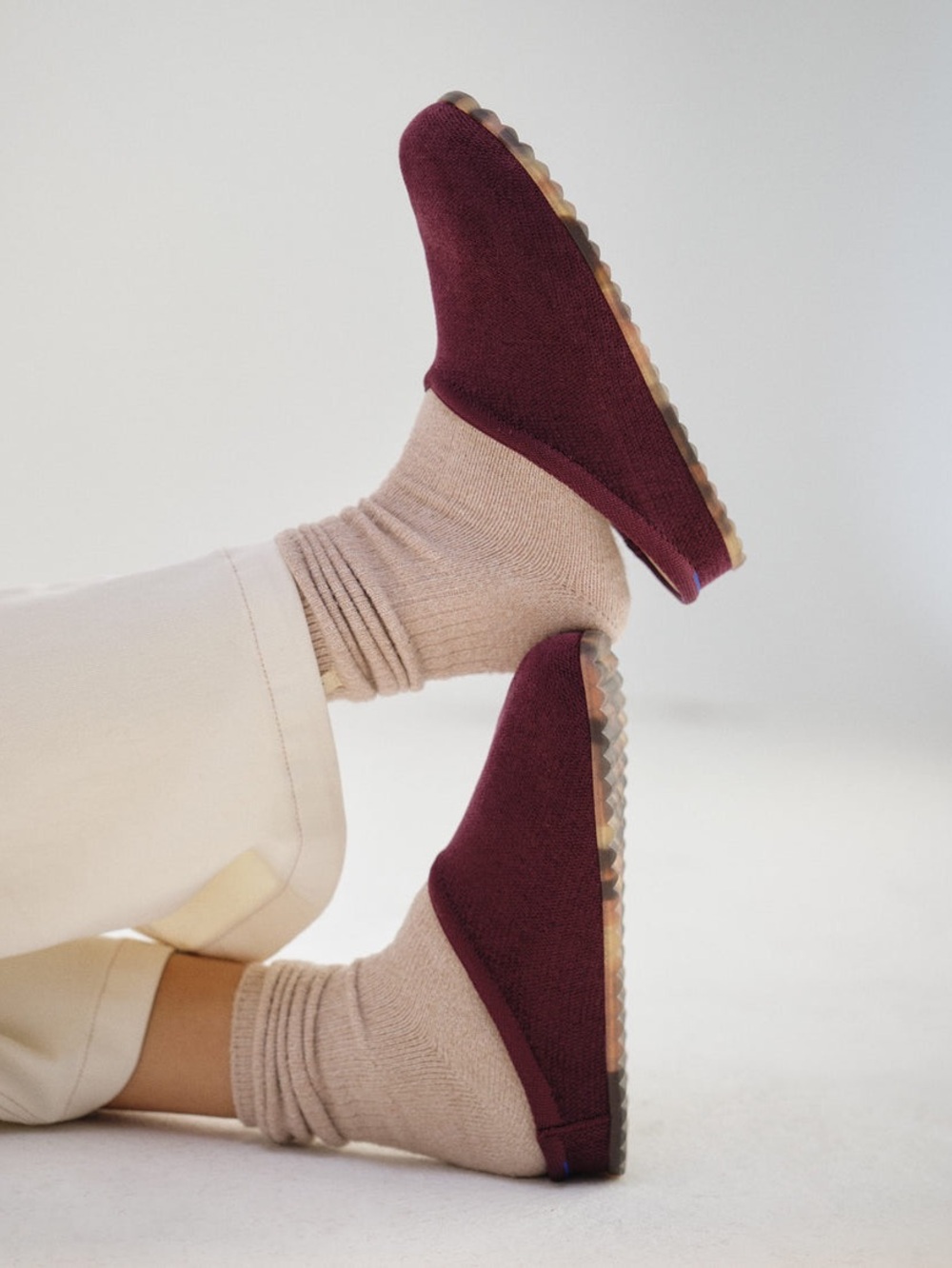 Rothy’s Casual Clog Revelvet Syrah Size 8 Burgundy Velvet